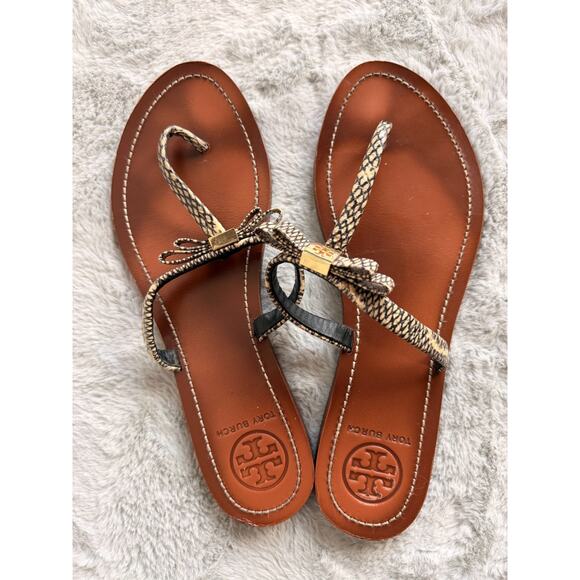 Tory Burch Bow Thong Sandals Snake Print Gold Logo Flat Flip Flops Womens 8.5 - Picture 9 of 14